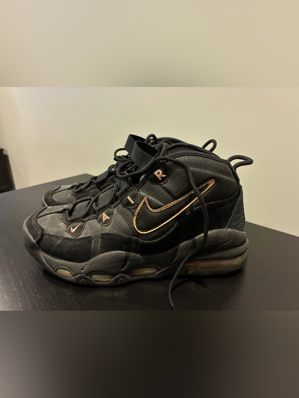 Rare Nike Air Max UpTempo Pippens Black SZ 9.5